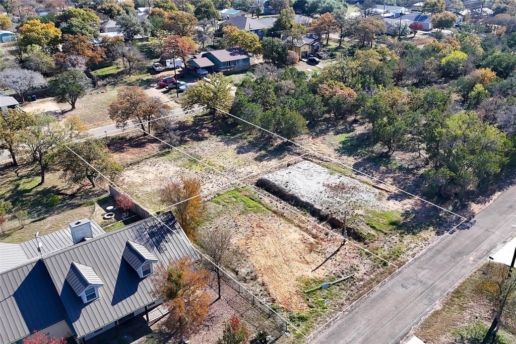 735 Birch LN, Cottonwood Shores, TX 78657