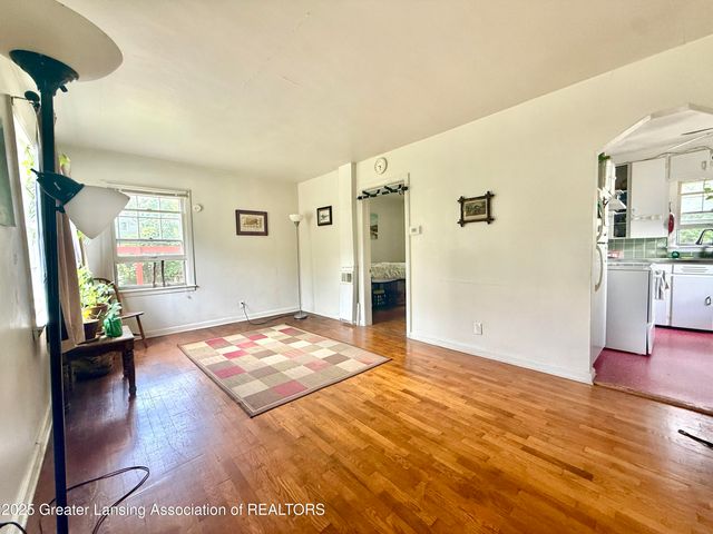 701 S Fairview Avenue, Lansing, MI 48912