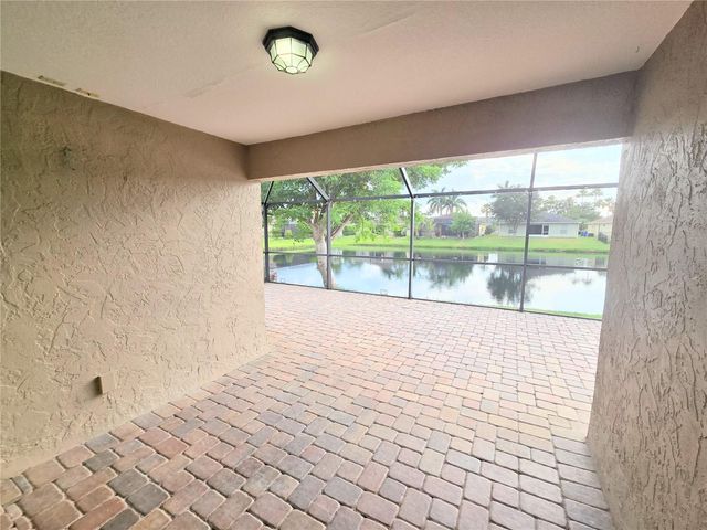 302 SAN LORENZO COURT, Bradenton, FL 34208