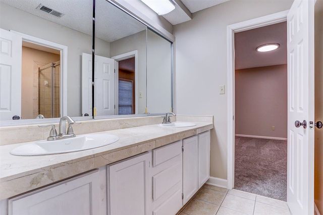 2001 WOODCHASE CV, Memphis, TN 38016