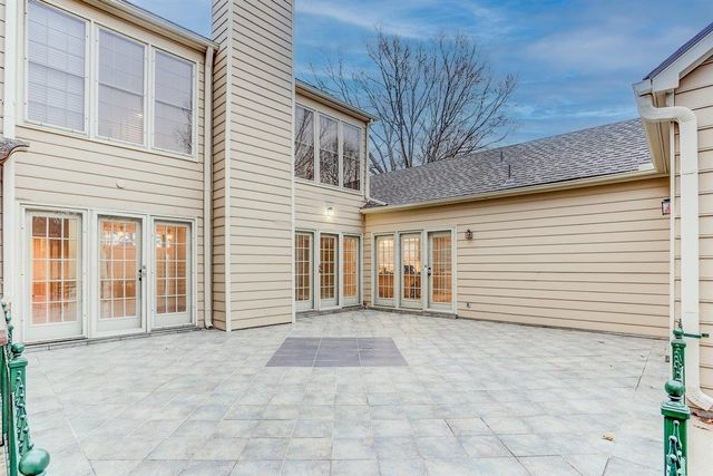 2001 WOODCHASE CV, Memphis, TN 38016