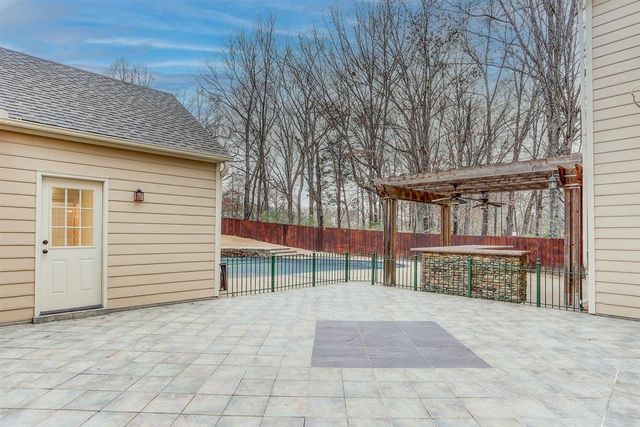 2001 WOODCHASE CV, Memphis, TN 38016