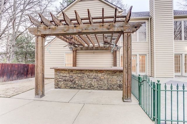 2001 WOODCHASE CV, Memphis, TN 38016