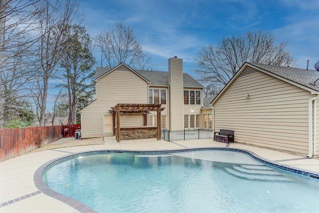 2001 WOODCHASE CV, Memphis, TN 38016