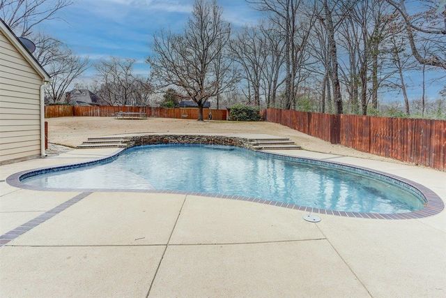 2001 WOODCHASE CV, Memphis, TN 38016