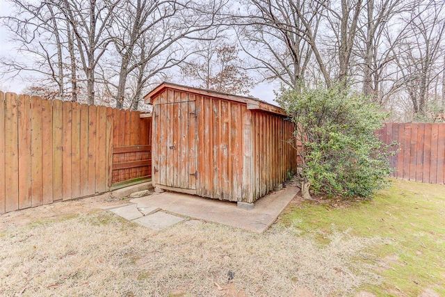 2001 WOODCHASE CV, Memphis, TN 38016