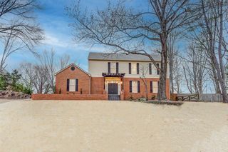 2001 WOODCHASE CV, Memphis, TN 38016