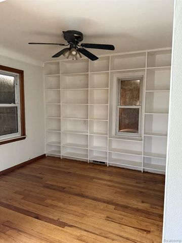 13801 Fordham Street, Detroit, MI 48205