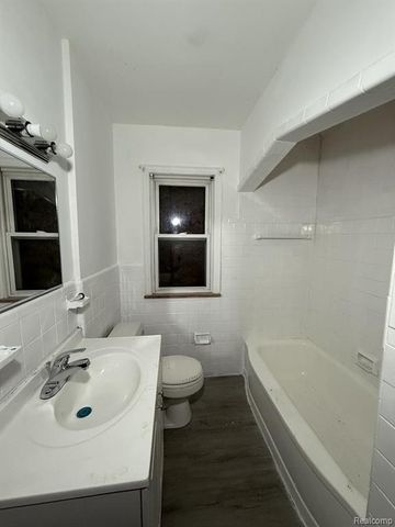 13801 Fordham Street, Detroit, MI 48205