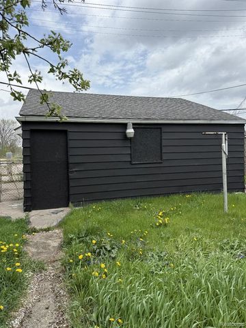13801 Fordham Street, Detroit, MI 48205