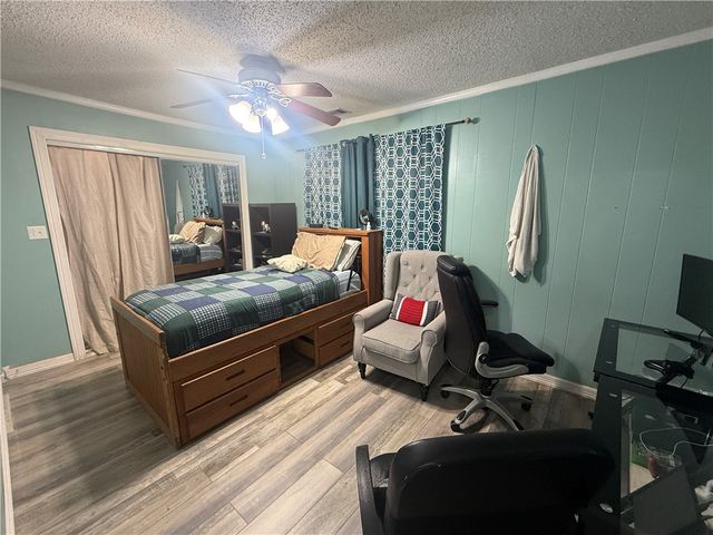 1320 Denver Avenue, Russellville, AR 72801