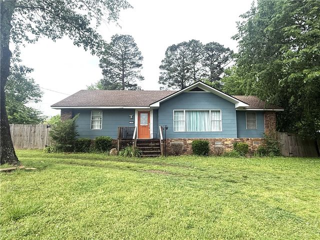 1320 Denver Avenue, Russellville, AR 72801