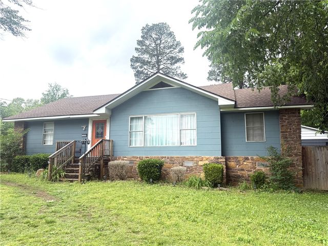 1320 Denver Avenue, Russellville, AR 72801