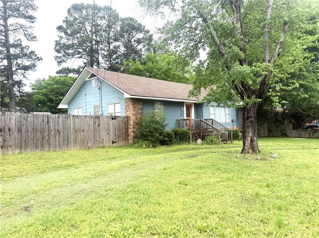 1320 Denver Avenue, Russellville, AR 72801