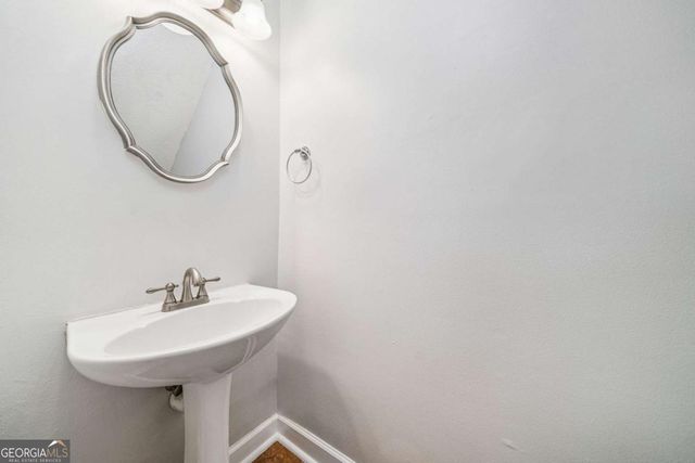 1265 Whitestone Ridge, Alpharetta, GA 30005