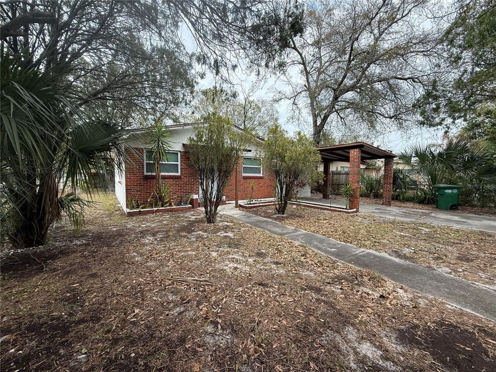 Image 2 of property listing at 1102 E HUMPHREY STREET, Tampa, FL 33604