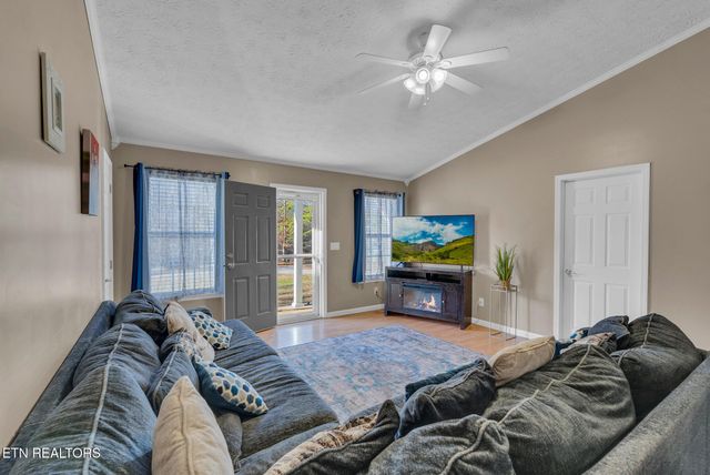 2707 Spruce Loop, Crossville, TN 38555