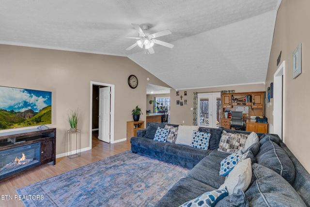 2707 Spruce Loop, Crossville, TN 38555