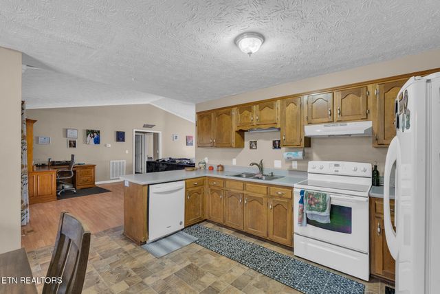 2707 Spruce Loop, Crossville, TN 38555