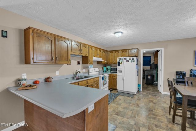 2707 Spruce Loop, Crossville, TN 38555