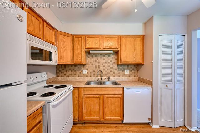 7592 Woodview Street 4, Westland, MI 48185