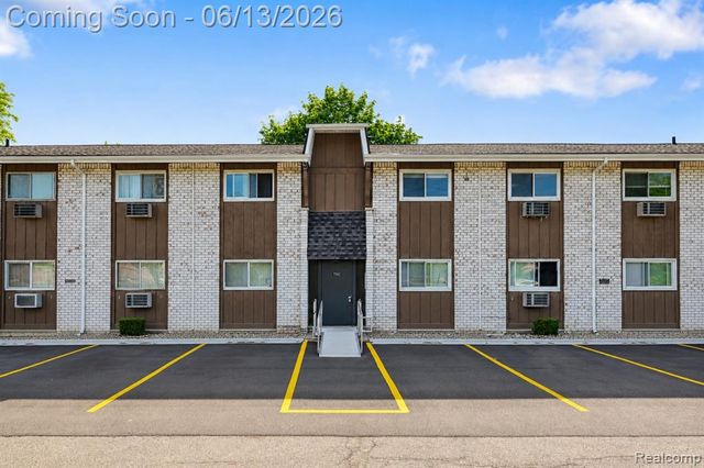 7592 Woodview Street 4, Westland, MI 48185