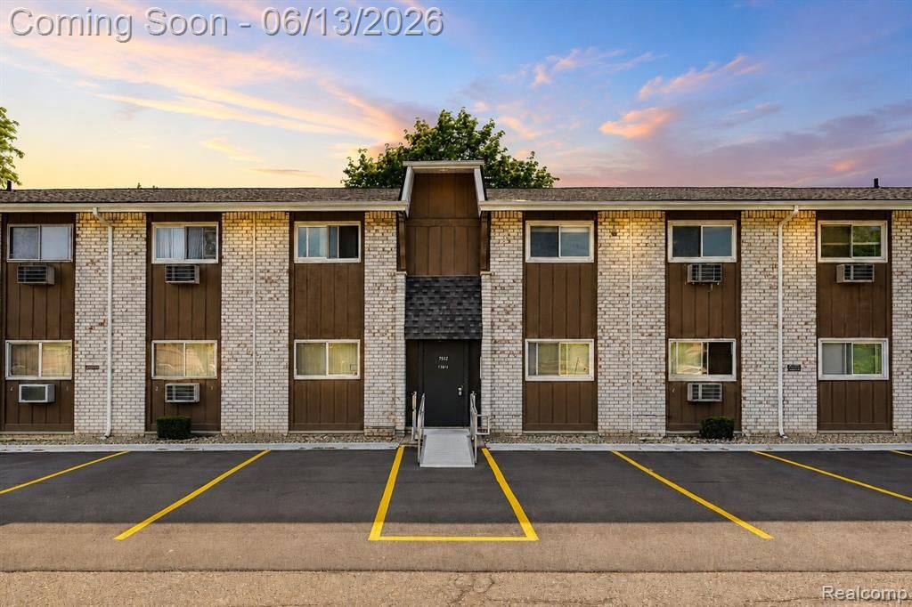 7592 Woodview Street 4, Westland, MI 48185