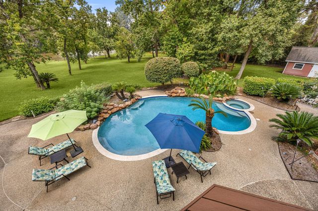 17511 Hawkin Lane, Tomball, TX 77377