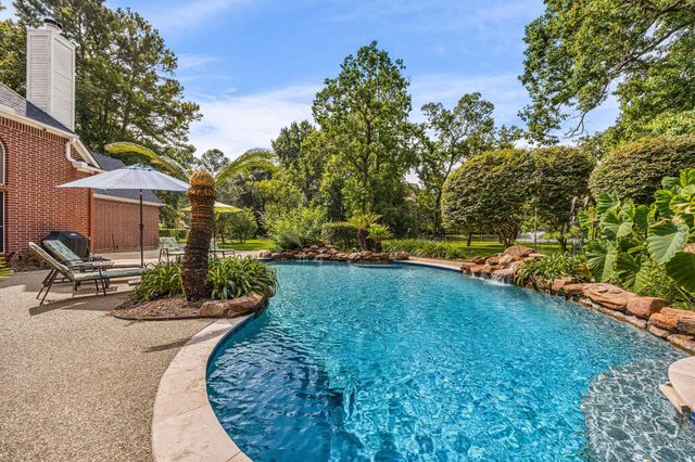17511 Hawkin Lane, Tomball, TX 77377