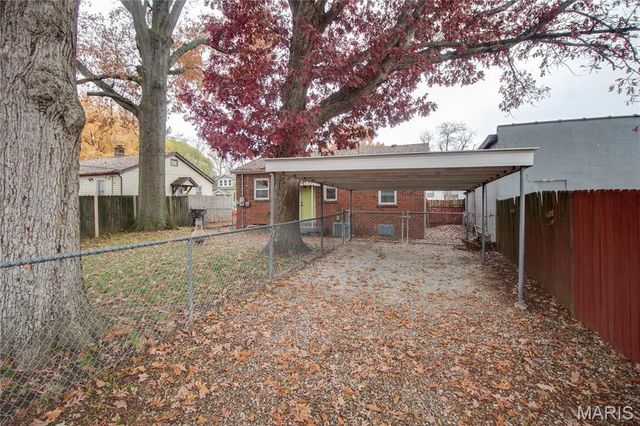 1644 N Church Street, Belleville, IL 62221