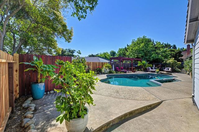 3010 Warren Ln, El Dorado Hills, CA 95762