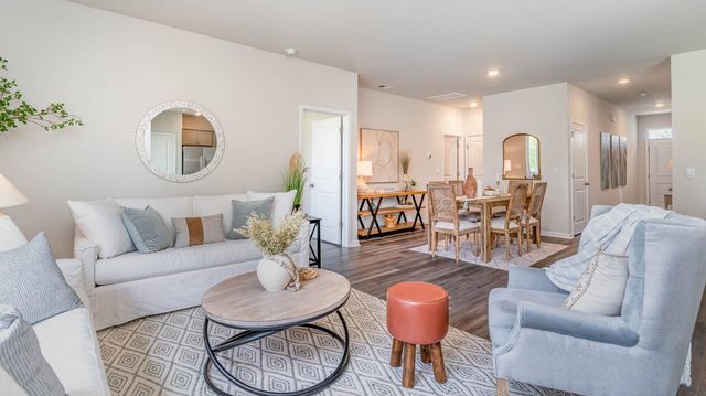 215 KIPLING DR, Oakland, TN 38060