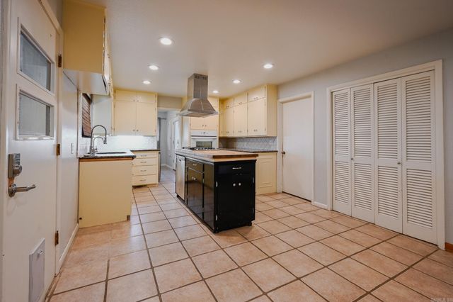 101 Eight St, Mena, AR 71953