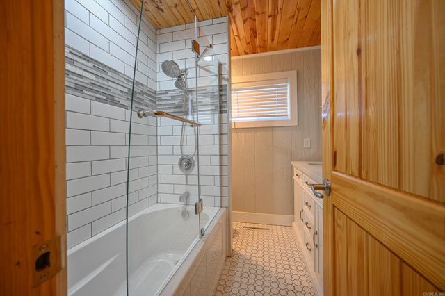 101 Eight St, Mena, AR 71953