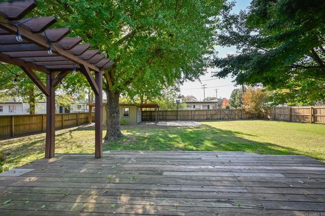 101 Eight St, Mena, AR 71953