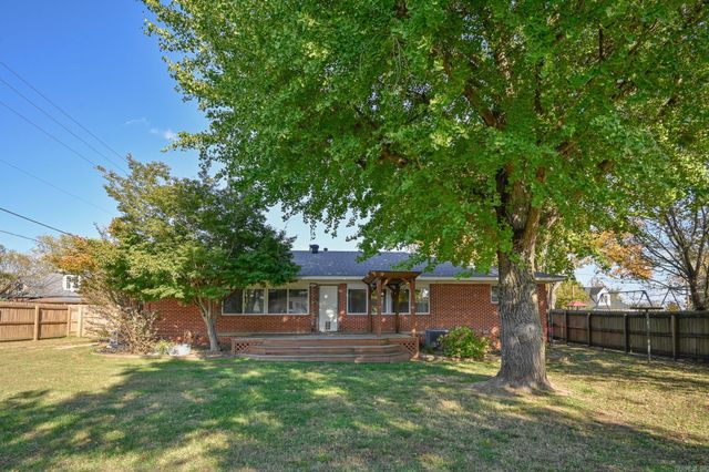 101 Eight St, Mena, AR 71953