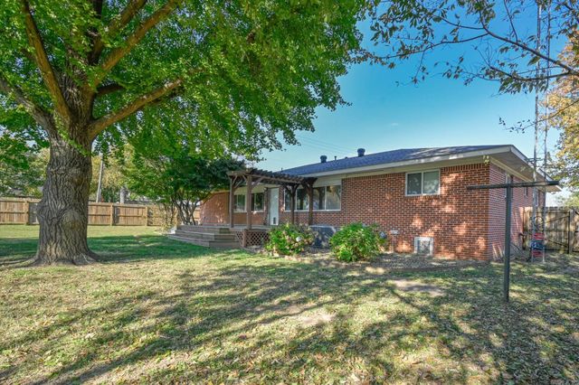 101 Eight St, Mena, AR 71953