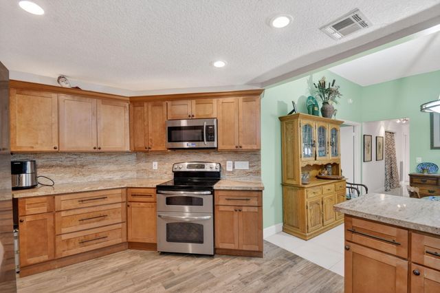 5155 Pine Drive, Boynton Beach, FL 33437