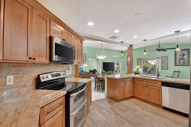 5155 Pine Drive, Boynton Beach, FL 33437