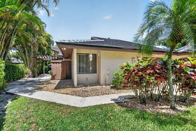 5155 Pine Drive, Boynton Beach, FL 33437