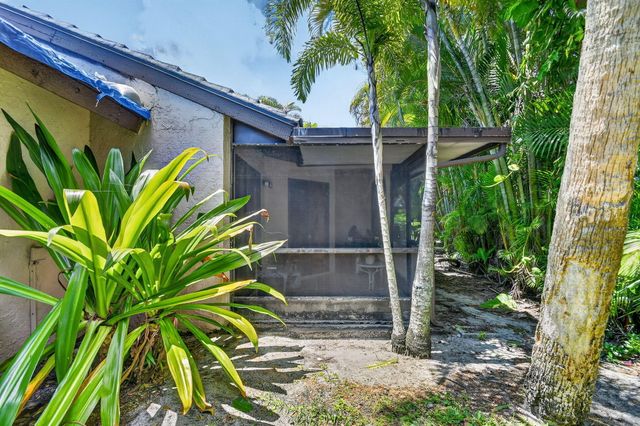 5155 Pine Drive, Boynton Beach, FL 33437