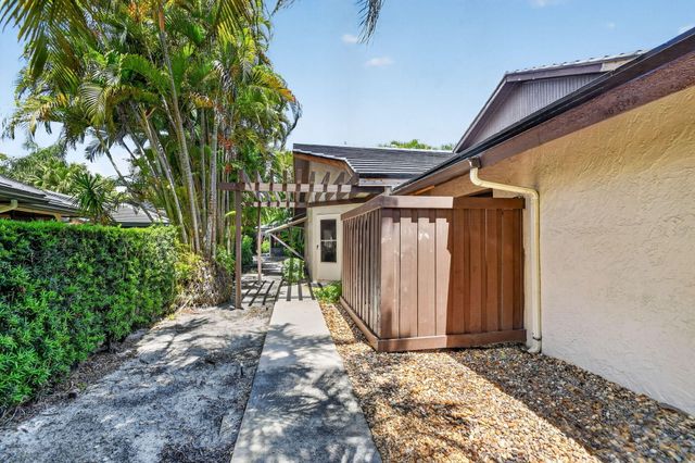 5155 Pine Drive, Boynton Beach, FL 33437