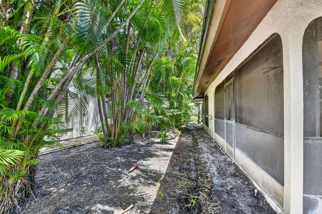 5155 Pine Drive, Boynton Beach, FL 33437