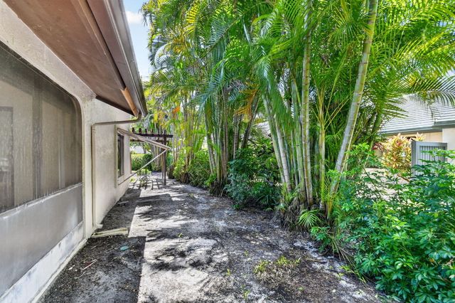 5155 Pine Drive, Boynton Beach, FL 33437