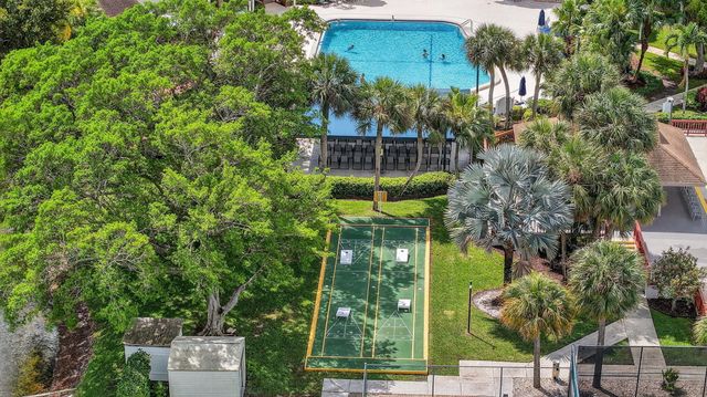 5155 Pine Drive, Boynton Beach, FL 33437