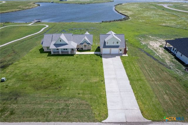 105 N Redfish Retreat Drive, Port Lavaca, TX 77979