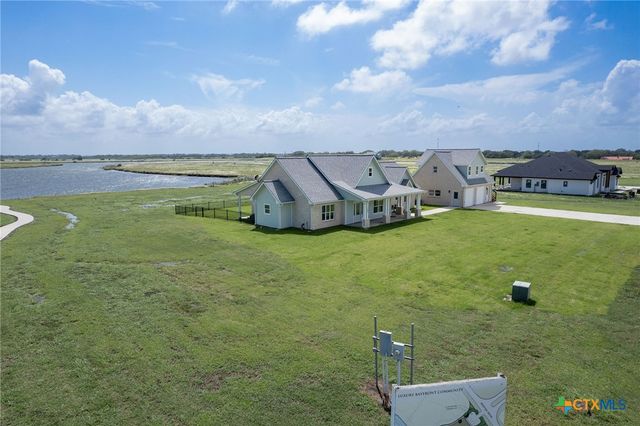 105 N Redfish Retreat Drive, Port Lavaca, TX 77979