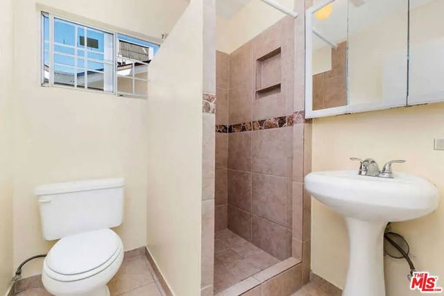 339 N Rampart Boulevard, Los Angeles, CA 90026