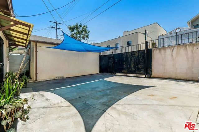 339 N Rampart Boulevard, Los Angeles, CA 90026