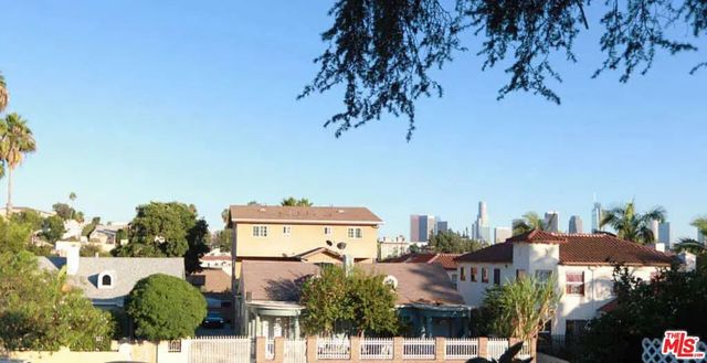 339 N Rampart Boulevard, Los Angeles, CA 90026